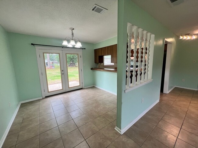 Building Photo - 2619 Calle Hermosa St