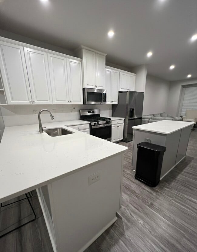 Building Photo - 342 Music Hall Way