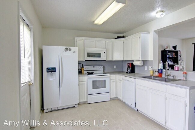 Building Photo - 3 br, 2 bath House - 7837 Wolverine