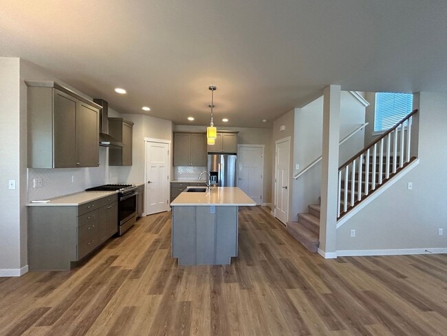 Building Photo - 664 Springside Ln