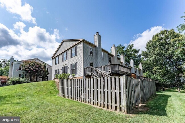 Foto del edificio - 5708 Gladden Ct