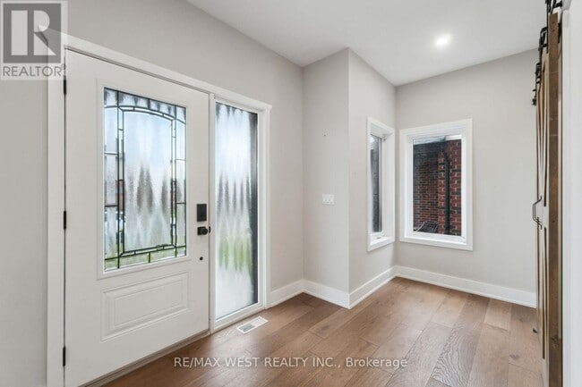 Photo du bâtiment - 210 S Pelham Rd