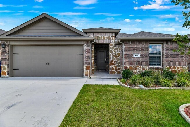 Foto del edificio - 806 Meadow Wood Ln