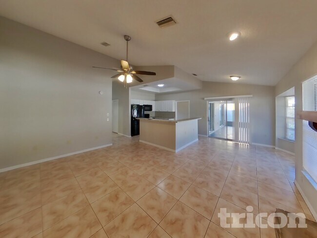 Building Photo - 14638 Coronado Dr