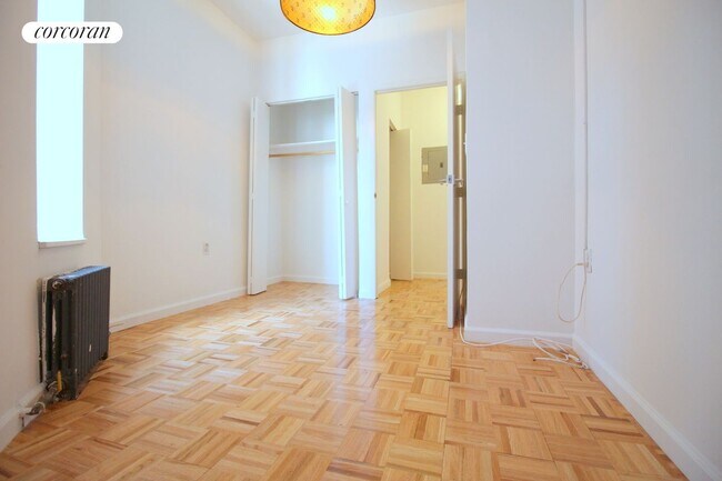 Foto del edificio - 301 W 21st St