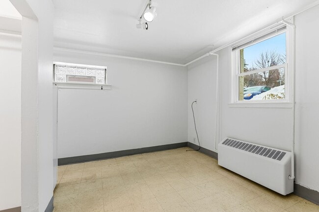 Foto del edificio - 1171/1173 Raymond Avenue