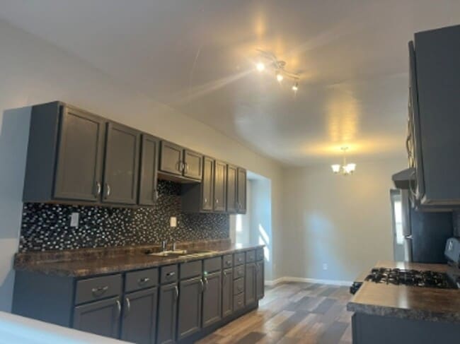 Foto del edificio - 2 Bed Available now!