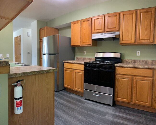 Building Photo - Beautiful 3-bedroom
