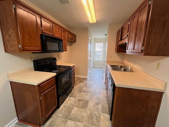 Foto del edificio - Renovated 3 Bedroom 3 Bath Townhome for Rent!