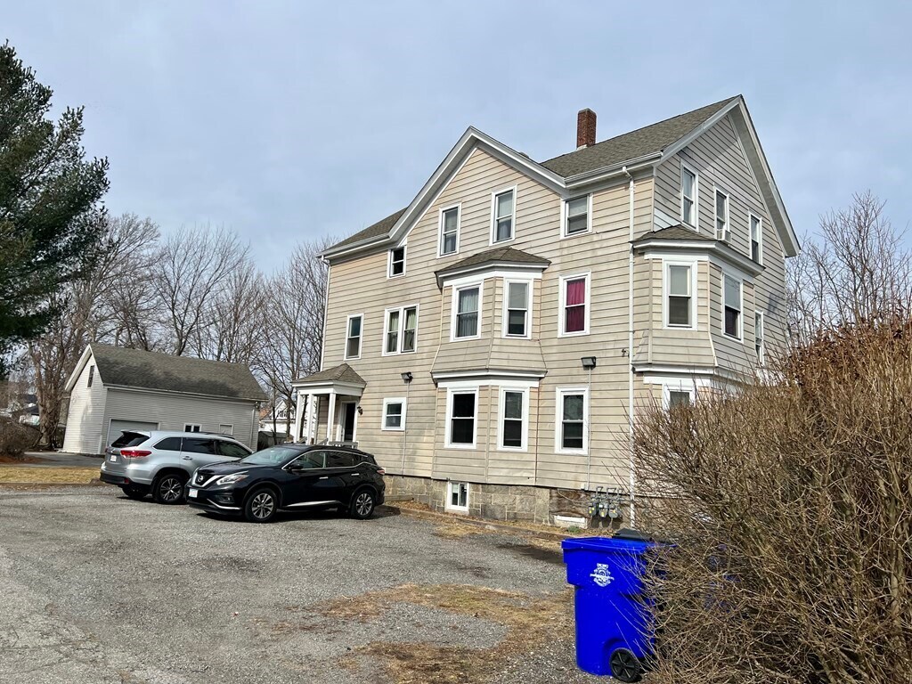 270 Stetson St Unit 1, Fall River, MA 02720 Room for Rent in Fall