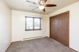3BR, 2BA - 950 SF - Sun Prairie & Vista Court
