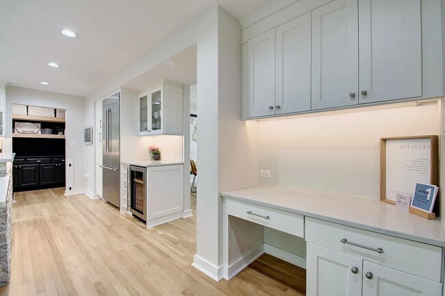 Foto del edificio - 34 Glenway Ave