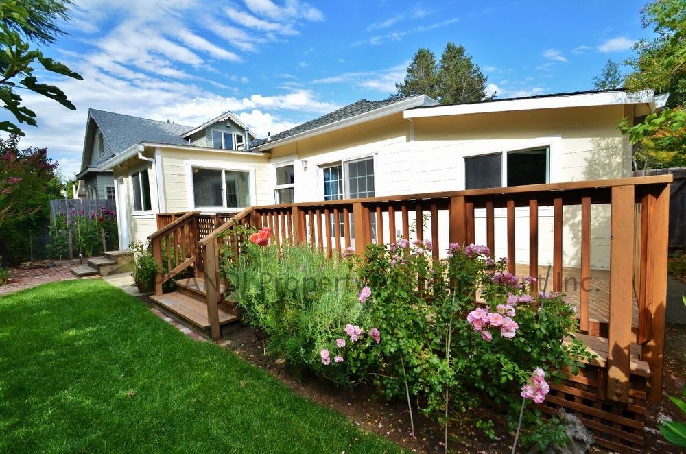 Primary Photo - Adorable Fairfax Home with Backyard and Sauna
