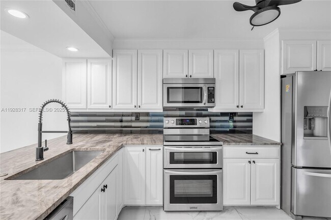 Foto del edificio - 12 Royal Palm Way