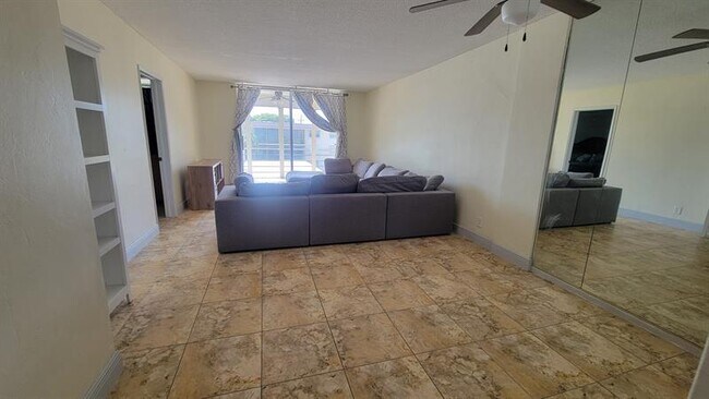 Foto del edificio - 4500 N Federal Hwy