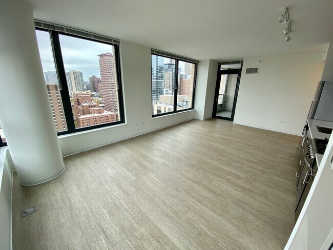 Building Photo - 712 N Dearborn St