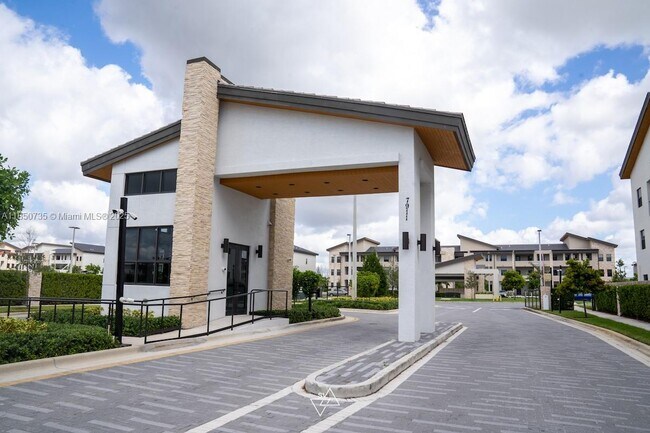 Foto del edificio - 7805 NW 104th Ave
