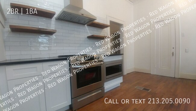 Foto del edificio - 411 W Mistletoe Ave