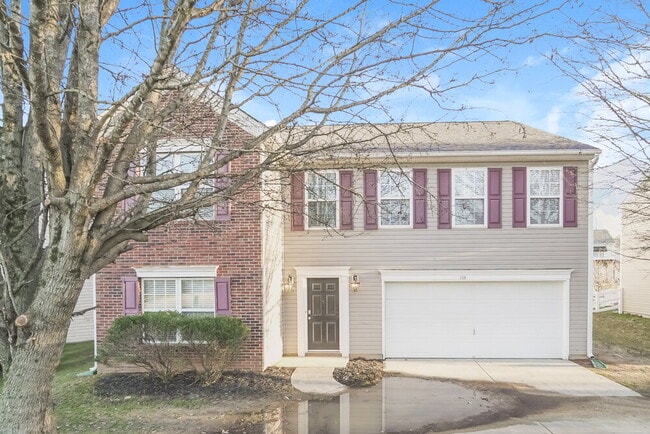 Building Photo - 2320 Highland Park Dr