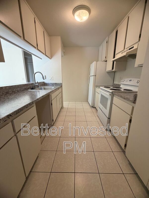 Building Photo - 2808 Tachevah Dr