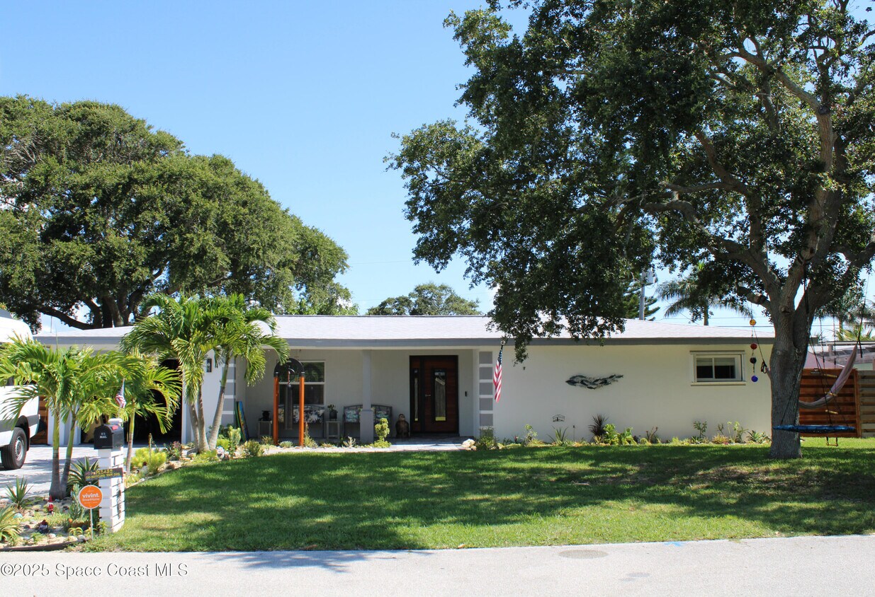 Foto principal - 415 N Shore Dr
