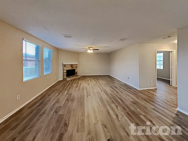 Building Photo - 2904 Crimson Clover Dr