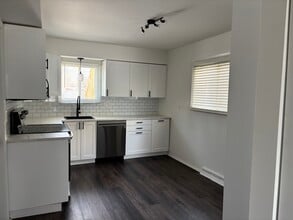 Building Photo - 620 Nahma Ave