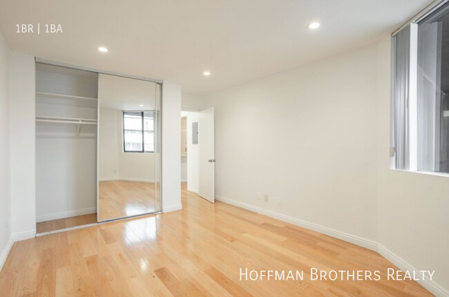 Building Photo - 724 N West Knoll Dr. West Hollywood, CA 90069