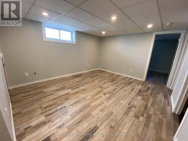 Building Photo - 11 Pindar Crescent