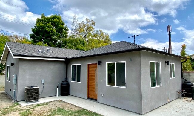 Building Photo - 5506 Bevis Ave