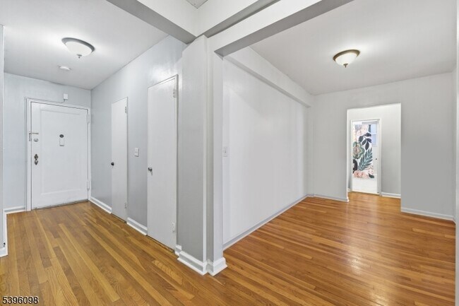 Foto del edificio - 2520 John F. Kennedy Blvd