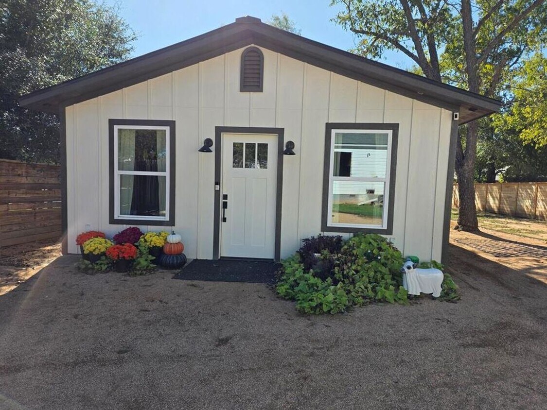 Foto principal - FOR LEASE!!!!!!!!