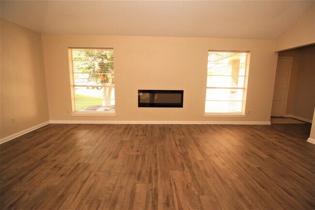 Building Photo - 10830 E Idlewood Dr