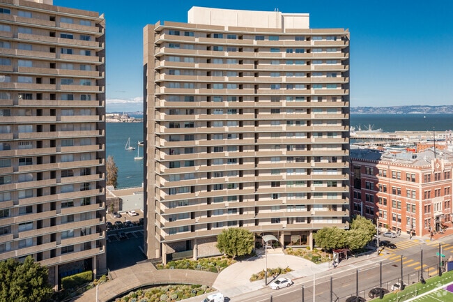 Fontana East Apartment