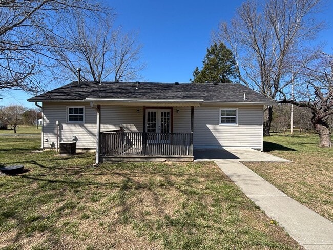 Building Photo - CUTE 1 Bedroom 1 Bathroom Home available NOW in NIXA!!