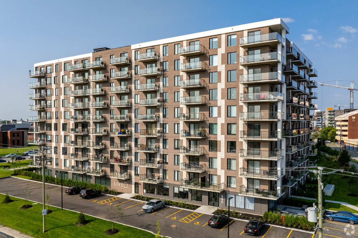 Primary Photo - 580 Boul Saint-Jean
