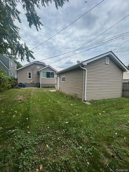 Foto del edificio - 159 E Maplehurst Ave