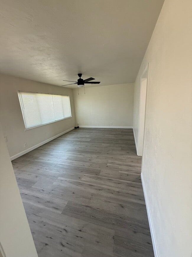 Foto del edificio - Charming Home Located in Lemoore