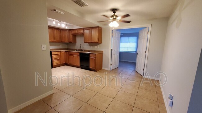 Building Photo - 3307 Ottway Dr
