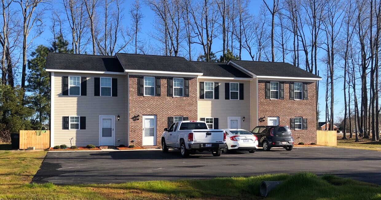 101 Loganshire Way, Princeton, NC 27569 Townhome Rentals in Princeton