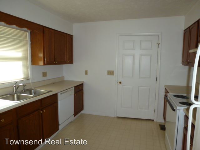 Building Photo - 829 Stoneykirk Dr