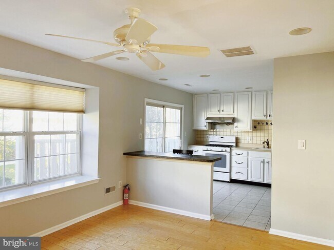 Building Photo - 6508 Coventry Way