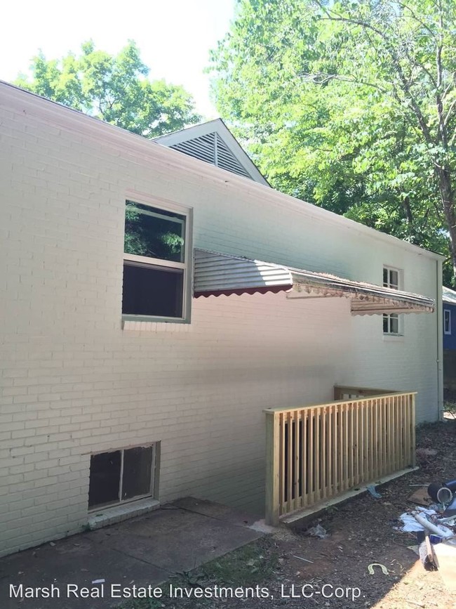 Building Photo - 3 br, 1 bath House - 1005 Auburn Street