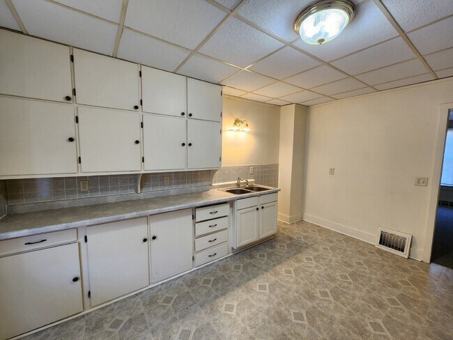 Foto del edificio - LARGE side by side Neenah