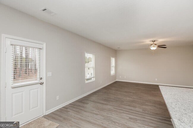 Building Photo - 1005 Nandina Ct