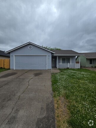 Building Photo - 662 Sunrise Dr S