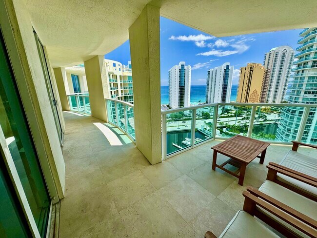 Building Photo - St. Tropez Penthouse