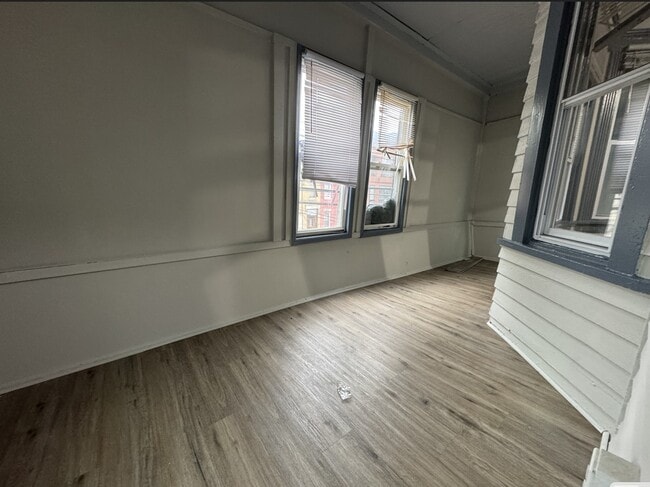 Foto del edificio - 107 Wilkinson Ave