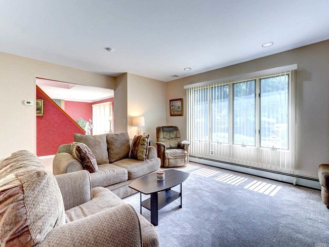 Foto del edificio - 25 Broadoak Ln