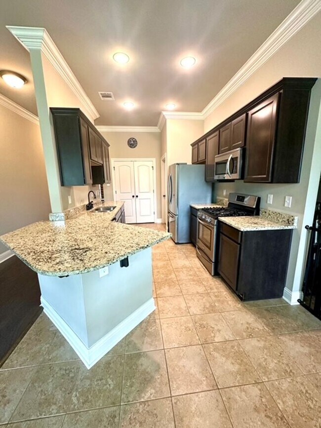 Foto del edificio - 12249 Grand Wood Ave
